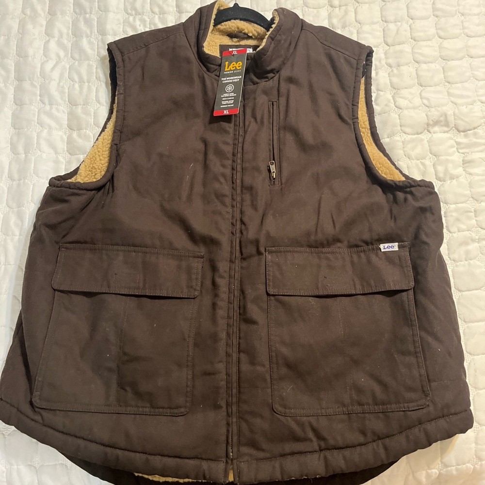 Lee’s insulated work vest
